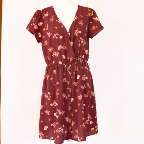 Xhilaration Dresses & Skirts - Women’s Burgundy Floral Print Xhilaration Dress.